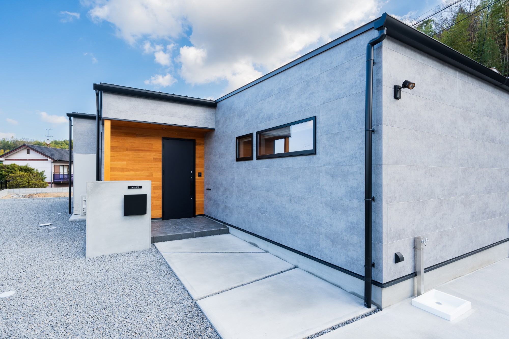 シンプルで洗練された平屋のモダンデザイン住宅